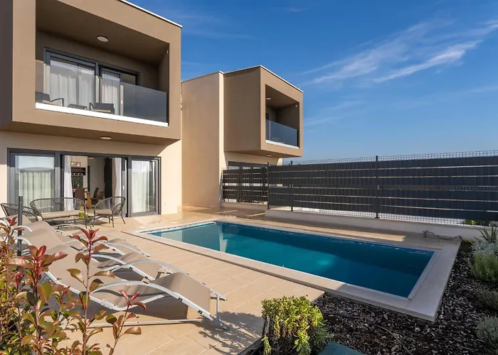 Villa Esmeralda One By Briskva